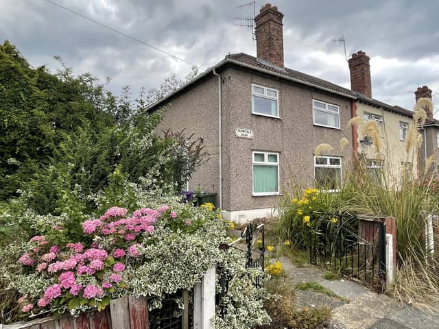 The house on Blomfield Road (Picture: Omega Auctions) 