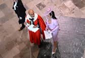 An amusing video has emerged of Katy Perry looking lost at Westminster Abbey for the coronation 