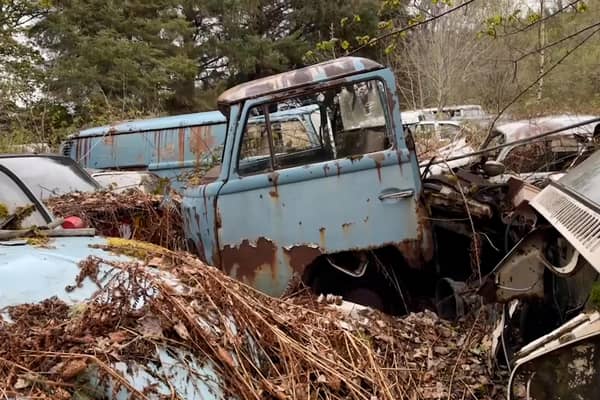 Old and rusted vehicles 