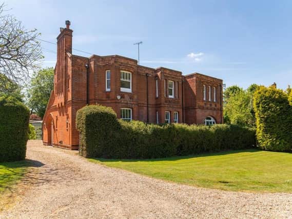 This 5 bedroom Edwardian home has fantastic views over Berkhamsted Common