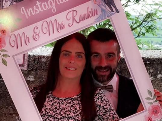 Sinad Breslin: "Postponed wedding in the garden".