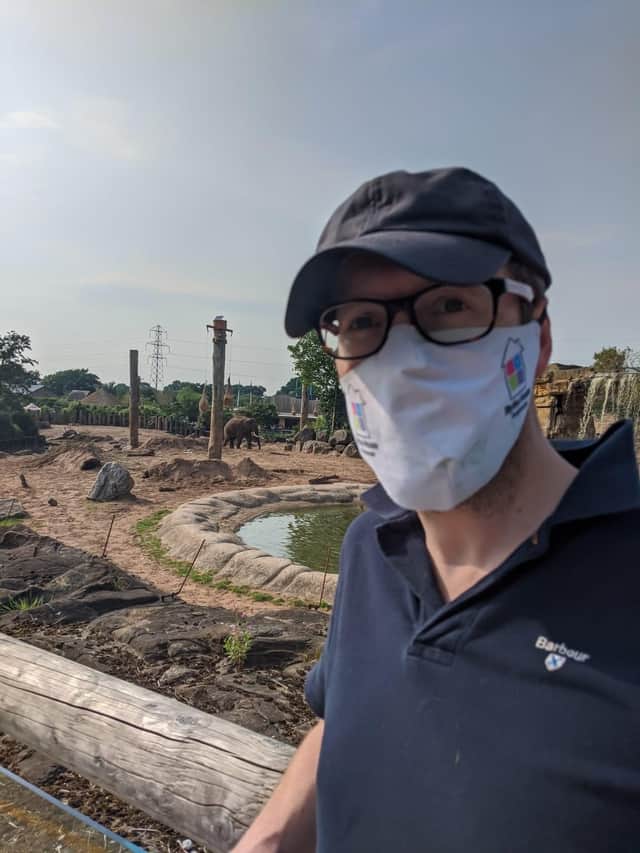 Alistair Rogerson visits Chester Zoo with his family to commemorate #GoOutsideDonateFive – wearing his Blythe House branded face mask.