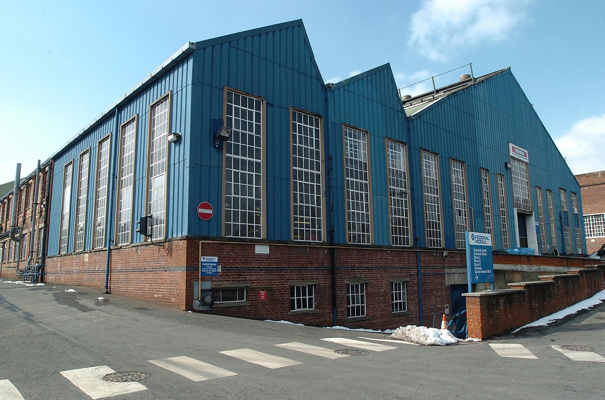 Ferodo Retro photos show the ChapelenleFrith factory over the years