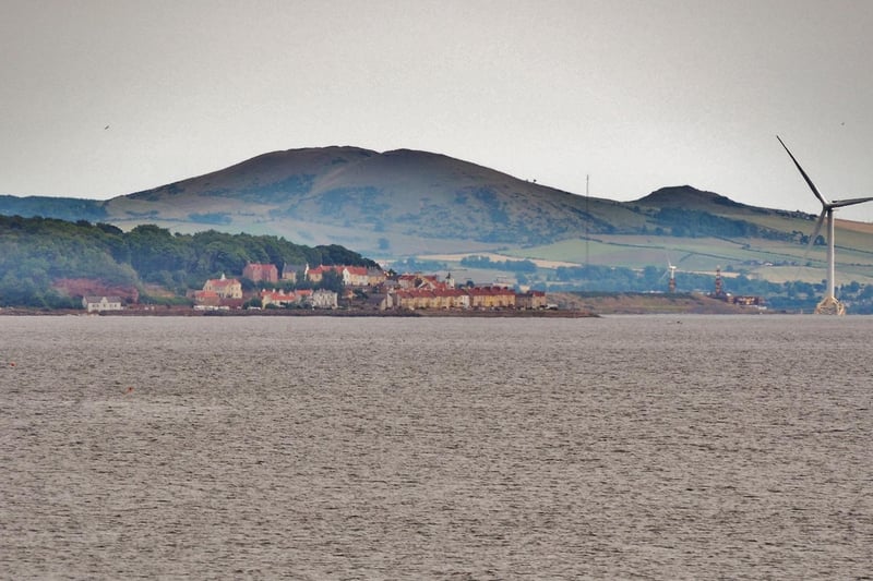 West Wemyss and Largo Law from Kirkcaldy Links Prom (Pic: Innes Heys)