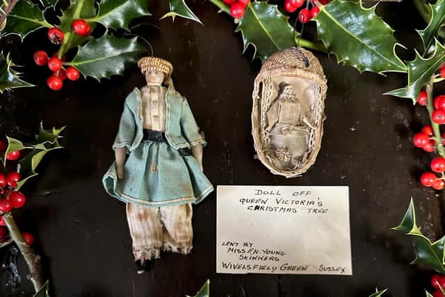The decorations displayed on the seller’s festive tree with a note found with them stating that they are from Queen Victoria’s Christmas tree.