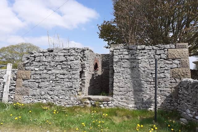 The stone built structure at Manor House Farm Cottages, Sheldon, once supported a metal water tank that supplied the village with water from 1880 to 1956 when a mains water supply was installed, but the structure had since fallen into disrepair.