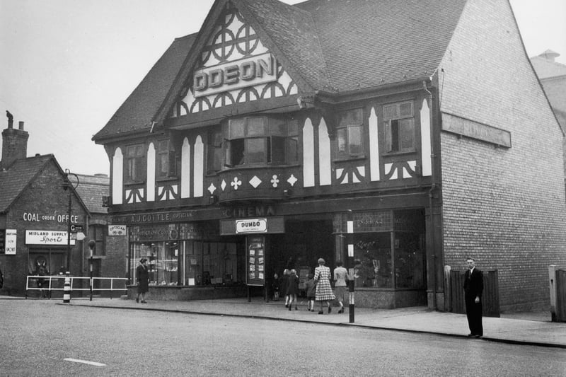 1943:  An unusual Tudor-style Odeon cinema in Alfreton, Derbyshire.  (Photo by Keystone/Getty Images)