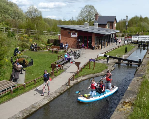 Paddlesports on Chesterfield Canal