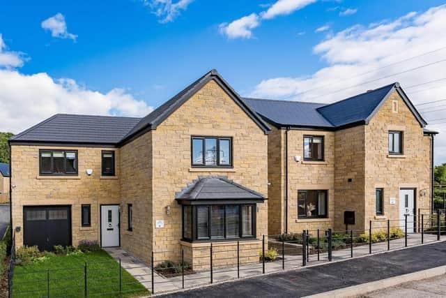 More than 600 people sign petition for new footpath in Chinley from the new estate at Forge Manor up the hill into the centre of Chinley and onwards to the Primary School.