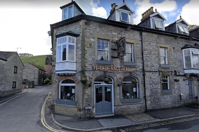 This pub has a 4.4/5 rating based on 1,591 Google reviews. One customer said it was a “nice, ambient, traditional country pub.”