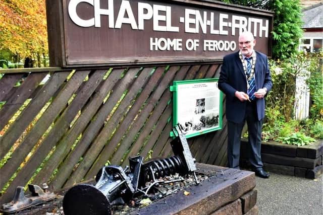 Chapel Parish Council chairman Michael Chantler officially unveiled the new displays.