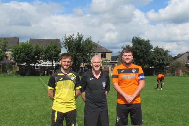 Ref Steve Tuft with the captains of Dove Holes and Dronfield Woodhouse.