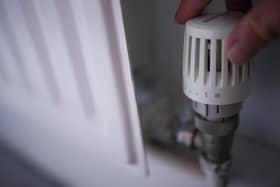 Thousands of jobs would be created in the High Peak parliamentary constituency by retrofitting homes with good insulation and heat pumps, a new report claims.