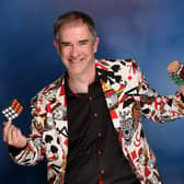 The Magic of Iain Shaw - Comedy Cabaret and Close Up Magician