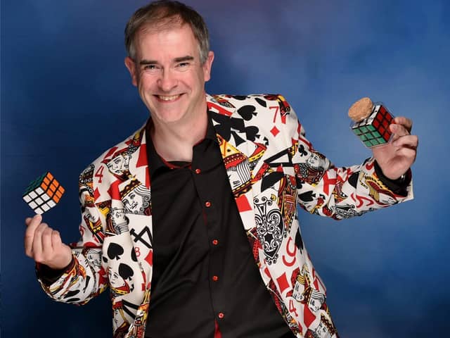 The Magic of Iain Shaw - Comedy Cabaret and Close Up Magician