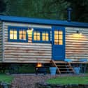 Situated in a private hamlet in an area of Outstanding Natural Beauty, the shepherd’s huts are just moments from famous Peak District walks, rides and landmarks, creating an ideal and secluded base for walkers, cyclists and nature enthusiasts.