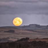 A well-known Derbyshire wildlife photographer Villager Jim has captured the stunning 'Blood Moon' in the Peak District.