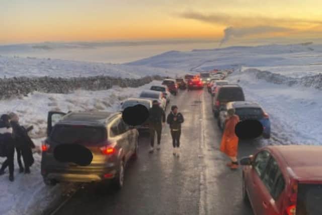 Derbyshire County Council and Derbyshire police reported that around 200 cars have been found poorly parked on Rushup Edge and Man Nick on the road down to Edale on Saturday, January 11.