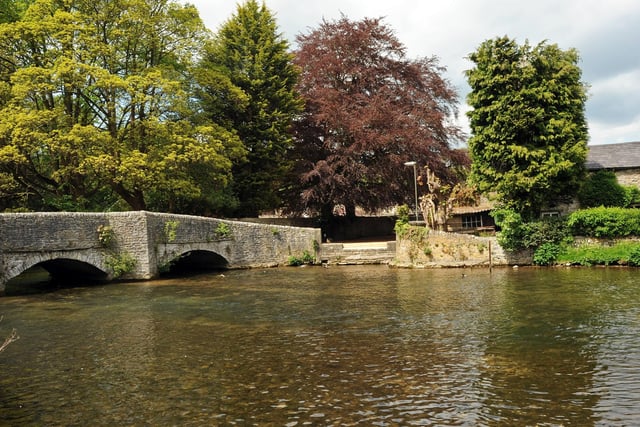 We love this beautiful village, with the river gently running through the centre, dream homes aplenty and great connectivity to Bakewell and Buxton. Like Monyash, the low level of house sales means the average sale price in 2022 was £345,000 but expect to pay a lot more for some of the sumptuous larger homes if they come on the market.