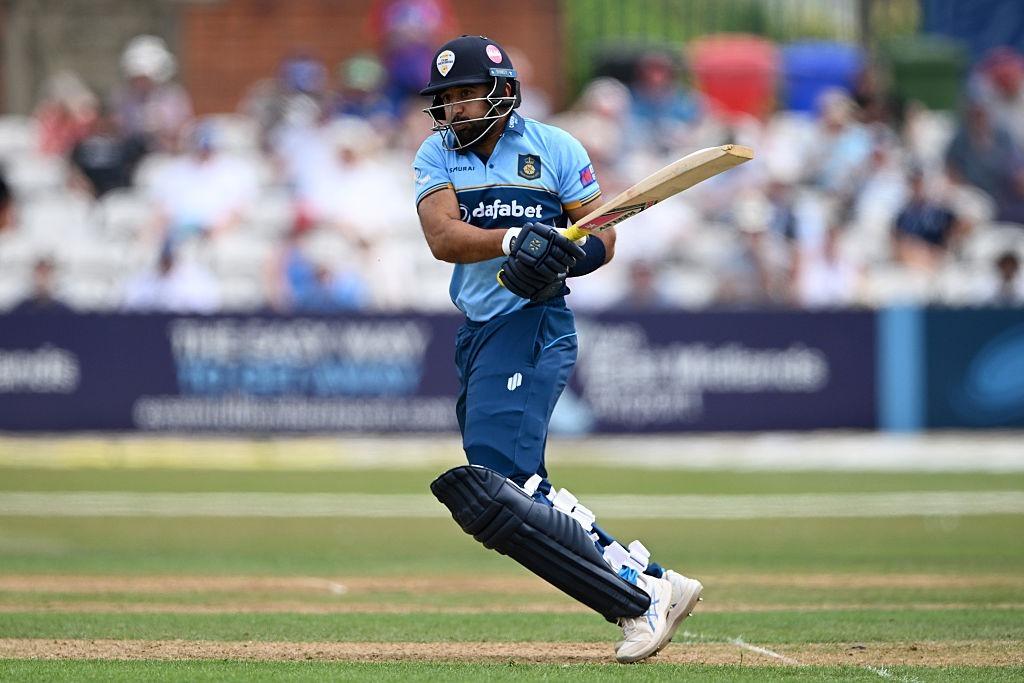 Derbyshire Allrounder kündigt Rücktritt an, um sich auf eine Karriere im ...