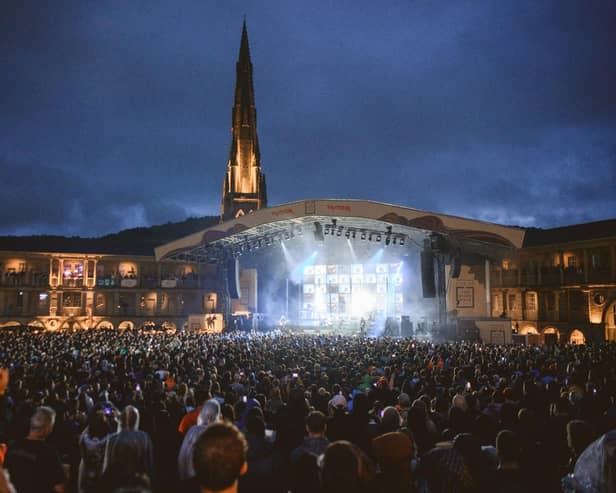 The Deftones lit up Halifax Piece Hall with a spectacular show.