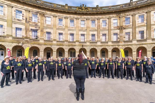 Rock Choir by the Crescent. Photo David Dukesell