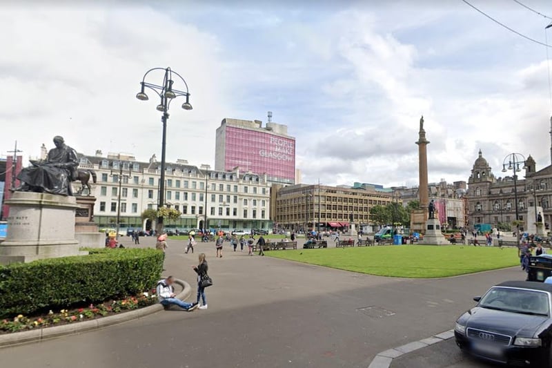 Glasgow City recorded 6,022 cases over the last week. This was a rate of 947.4 cases per 100,000 population.