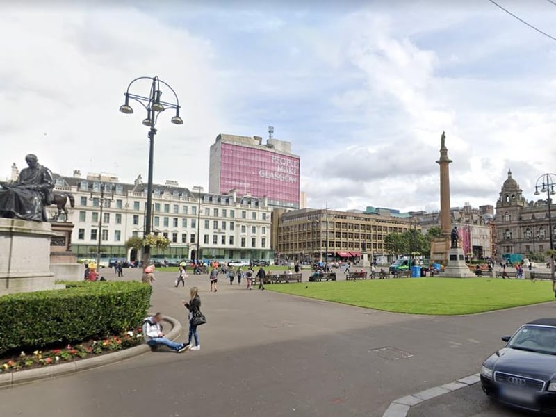 Glasgow City recorded 6,022 cases over the last week. This was a rate of 947.4 cases per 100,000 population.