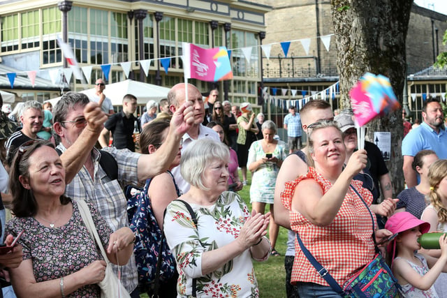Crowds at the Birmingham 2022 Queen's Baton Relay visit to Buxton