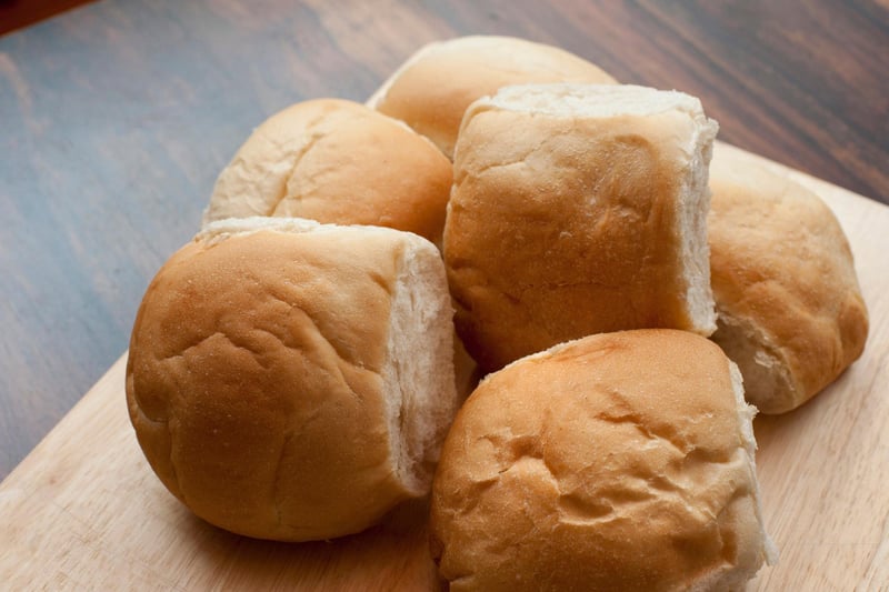 Do you call these a roll, bap, batch, cob, barm, bread bun, bread cake - or something else?
Andy Kemp's got it right. He said: "Born and bred and I know what the word cob means lol." Some towns in Derbyshire have cob shops, which has been known to confuse people visiting from the south.
