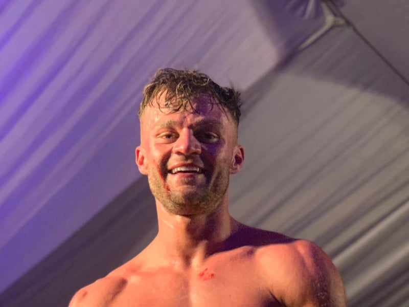 Two local lads have been signed to a huge global boxing management company.