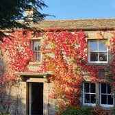Yew Tree House in Sheldon is within two miles of Monyash C of E Primary School and 2.5 miles away from Ss Anselm's School in Bakewell.