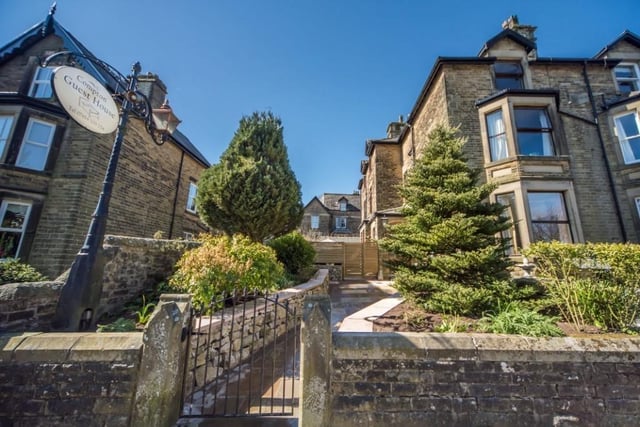 Well presented 9 bedroom Guest House located in historic Spa Town in Peak District National Park.Located in a historic Spa Town
9 bed Victorian guest house, ideal for residential conversion
Gross turn over £80,000 per annum

For more information visit https://www.rightmove.co.uk/properties/117810203