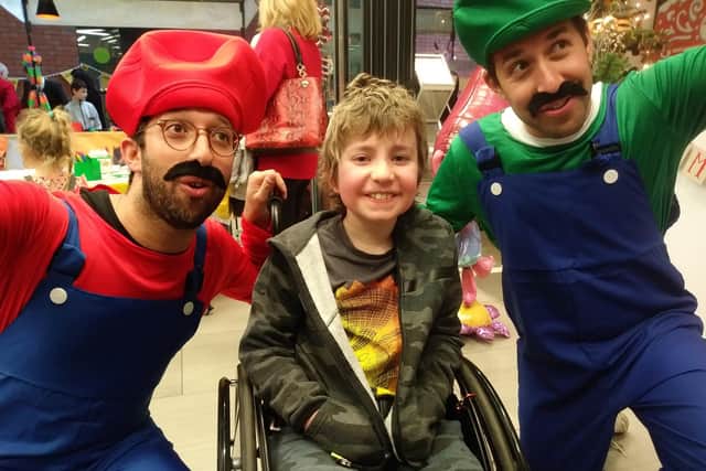 Peter meets Mario and Luigi