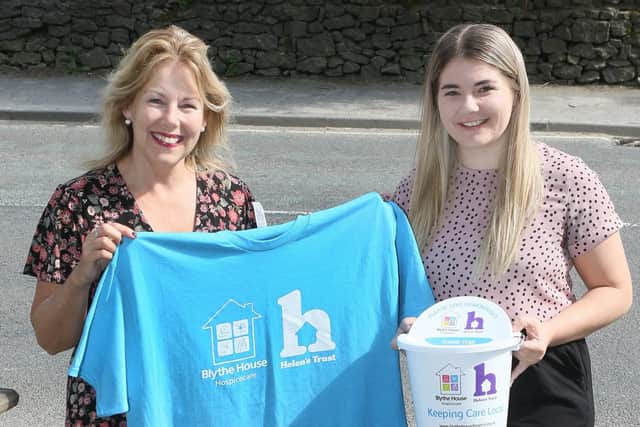 Tekking the Sahara for Blythe House Hospice and Helen's Trust Wendy and Amy Bainbridge. Photo Jason Chadwick
