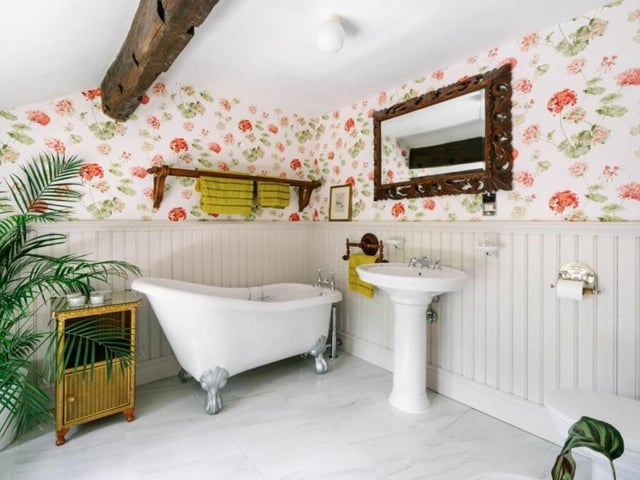 There are two ensuite bathrooms and a shower room on the upper floor.