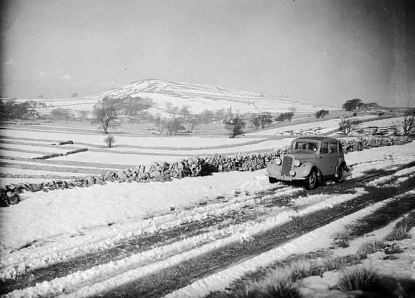 The snow-covered landscape in Bakewell on 20th January 1937.