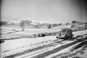 The snow-covered landscape in Bakewell on 20th January 1937.