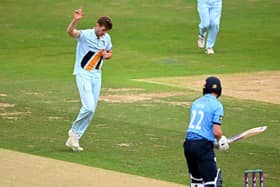 Ben Aitchison has signed a new one-year contract with Derbyshire