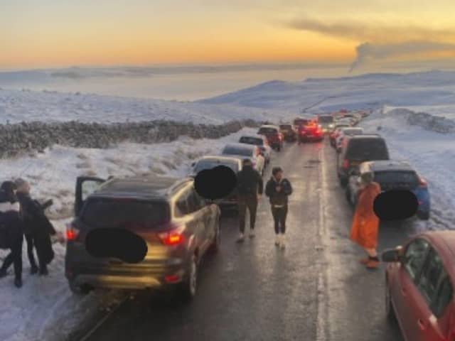 Derbyshire County Council and Derbyshire police reported that around 200 cars have been found poorly parked on Rushup Edge and Man Nick on the road down to Edale on Saturday, January 11.
