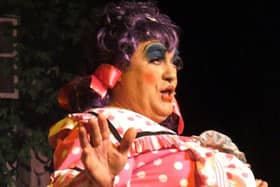 Panto Dame.