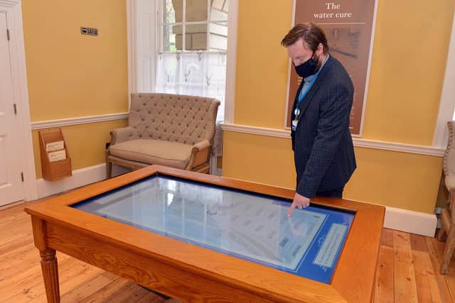 One of the rooms hosts a huge touch-screen console which depicts a day in the life of an aristocratic lady visiting the town to take the mineral water