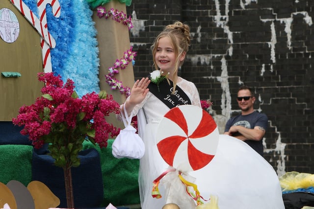 9 pictures show fun was had by all at 'wonderful' Chapel-en-le-Frith's ...