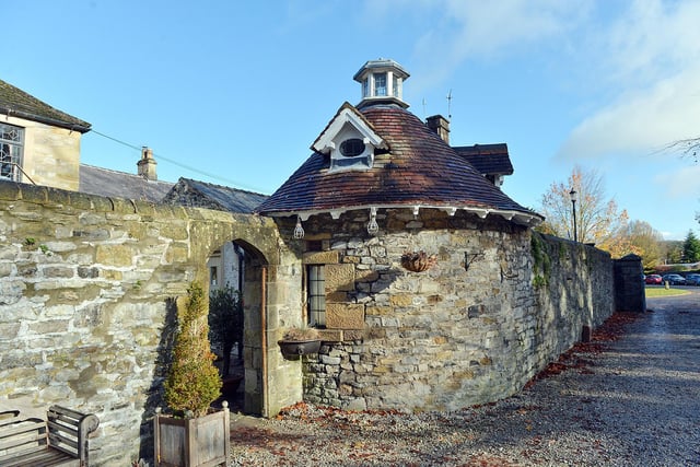The hotel was built in varying stages between 1620 and 1760.