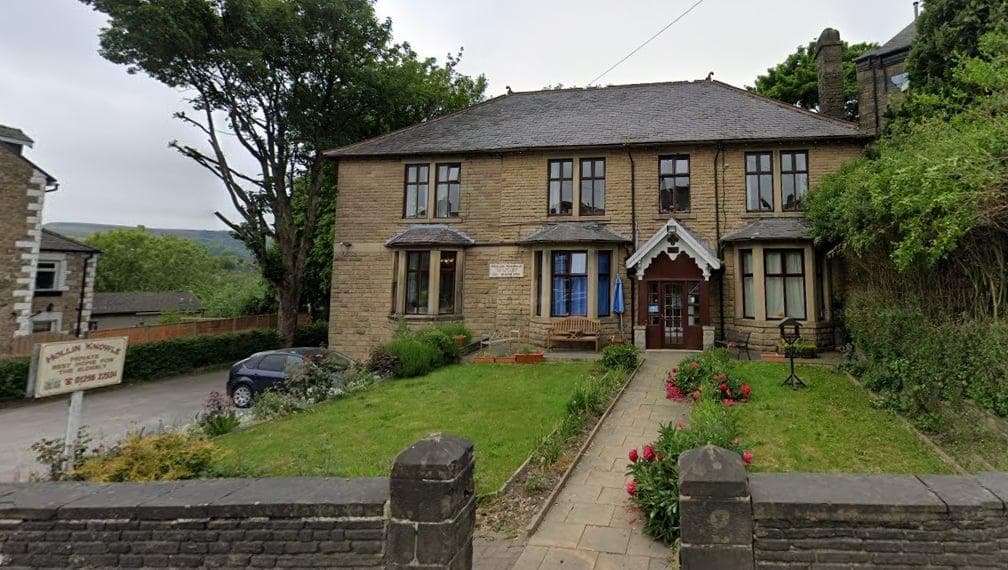 Unsafe ‘damp, mouldy’ High Peak care home served warning notice by Care ...