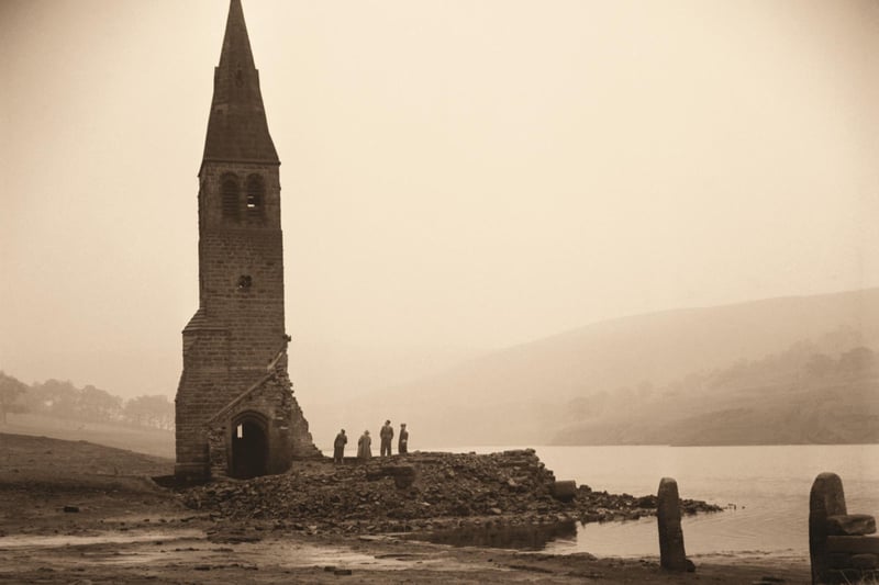 Derwent Church spire, c. 1946. It was demolished due to health and safety concerns in December 1947.