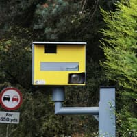 Speed camera warning gadget down to £27 and saves drivers from 'points on licence and insurance hikes'
