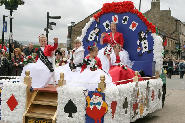 Chapel Queen Megan and her retinue in the parade in 2012