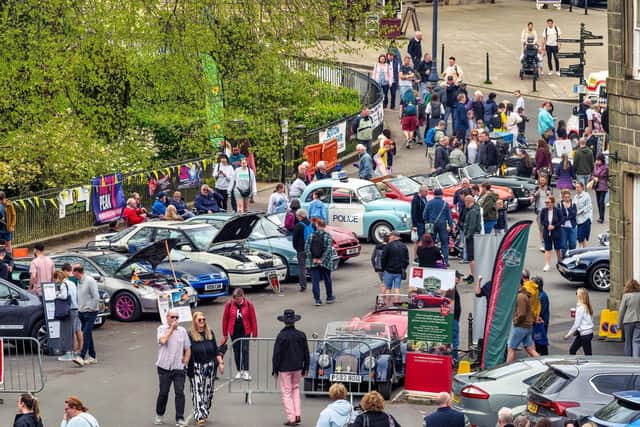 Classic Cars for Spring Fair by the Old Hall Hotel. Photo David Dukesell
