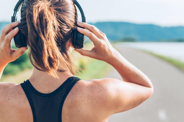 Peak Sound Radio will serve listeners who are increasingly accessing content online rather than through traditional broadcast technology. (Photo: Getty Images)